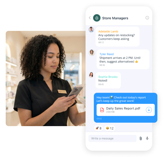 Store manager communicating with staff using Connecteam.